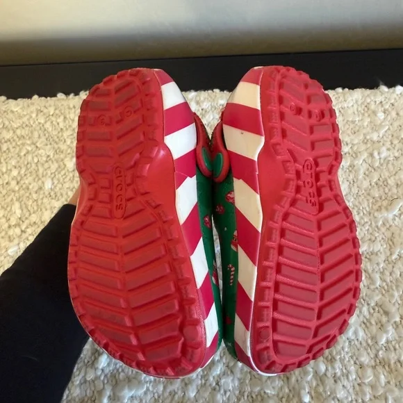 Kids Crocs with Holiday Disney Design - Picture 5 of 5